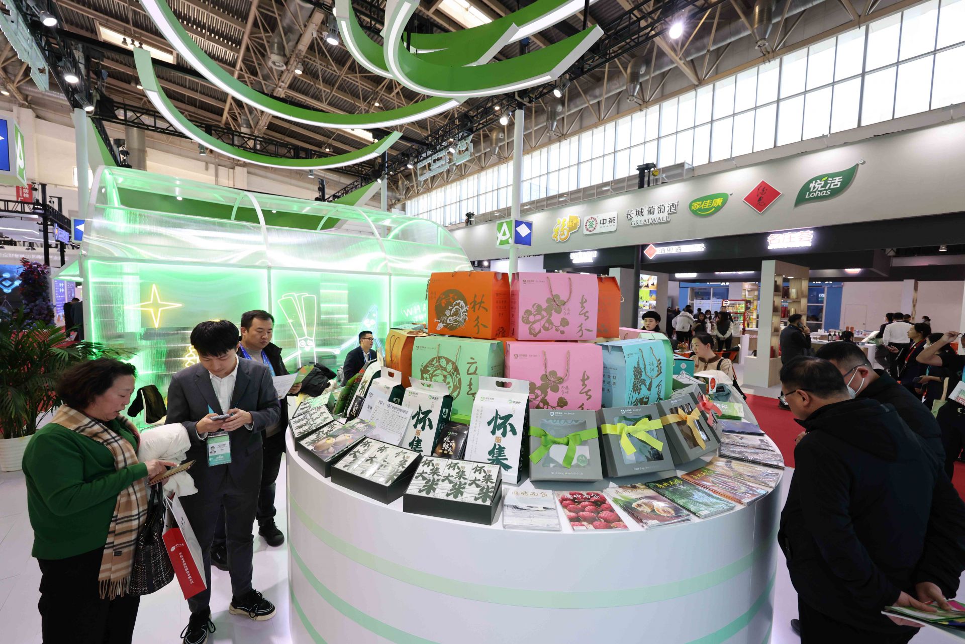 深圳企業(yè)在鏈博會(huì)大放異彩 成果豐碩，展覽服務(wù)彰顯卓越實(shí)力